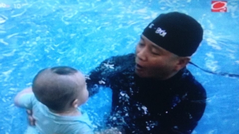 Baby Swimming 15 months