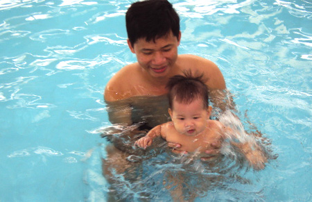 Baby Swimming 8 months