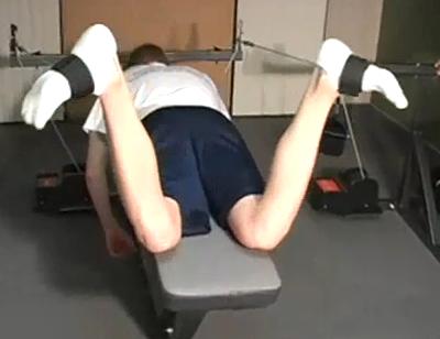 Tập đạp chân ếch trên ghế băng