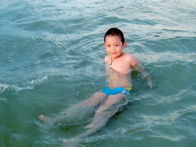 Duy Phúc biết bơi sau 3 buổi tập