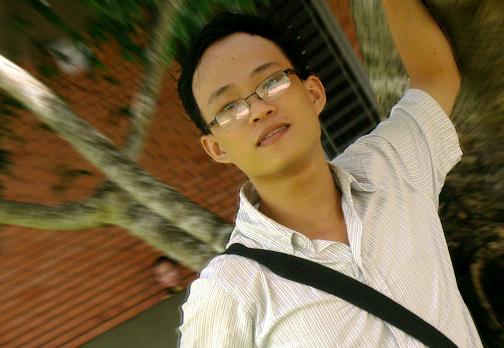 Huy Tài: Mình đâu là trẻ con học bơi...