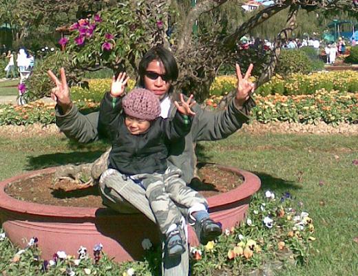 Bùi Quốc Công học bơi Mức C