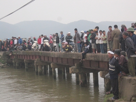 Giá như các em được học Bơi tự cứu