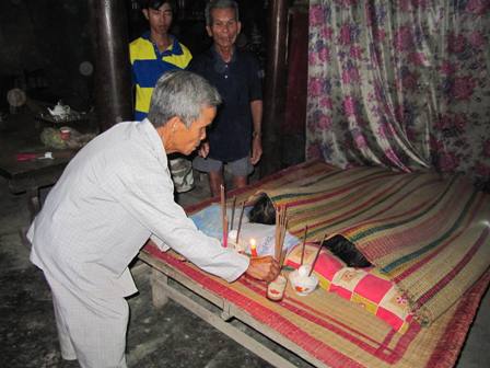 5 em nhỏ chết đuối thảm thương dưới ao