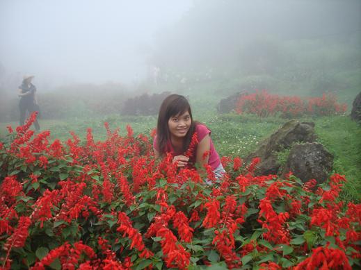 Thanh Mai học... lặn và học bơi