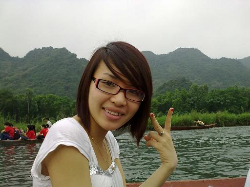 Giang xinh cô nương học bơi