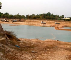Lại chết đuối trong hầm đất