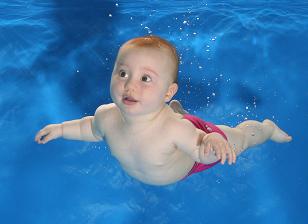 E-Bơi Baby Demo in Hapu Swimming Pool
